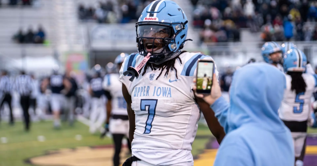 Mante Morrow Upper iowa university philadelphia eagles