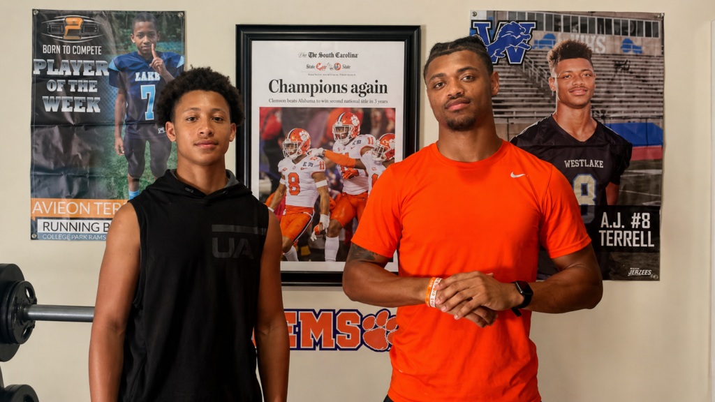 aj terrell brother parents